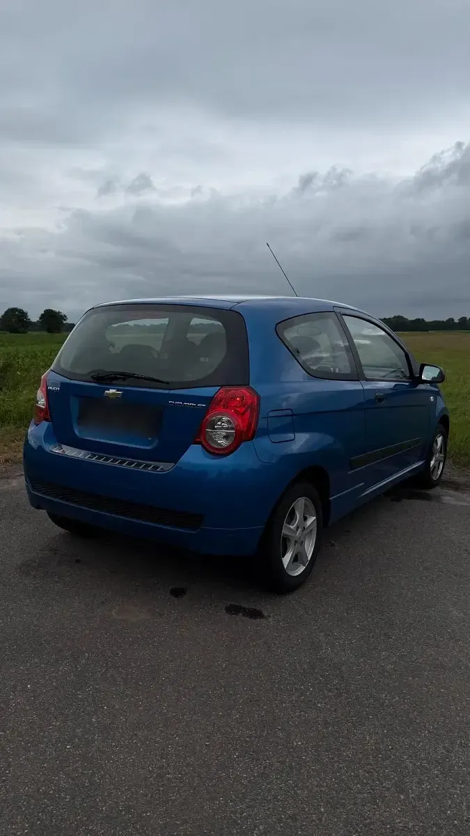 Gebraucht Chevrolet Aveo 84 PS (61 kW) 2010 Blau Kleinwagen