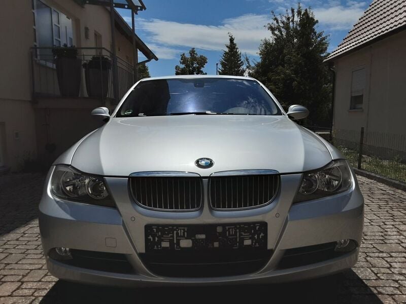 Silber Gebraucht 2008 BMW 330 Limousine | 8.500 € (Superpreis) - Bild 1/4