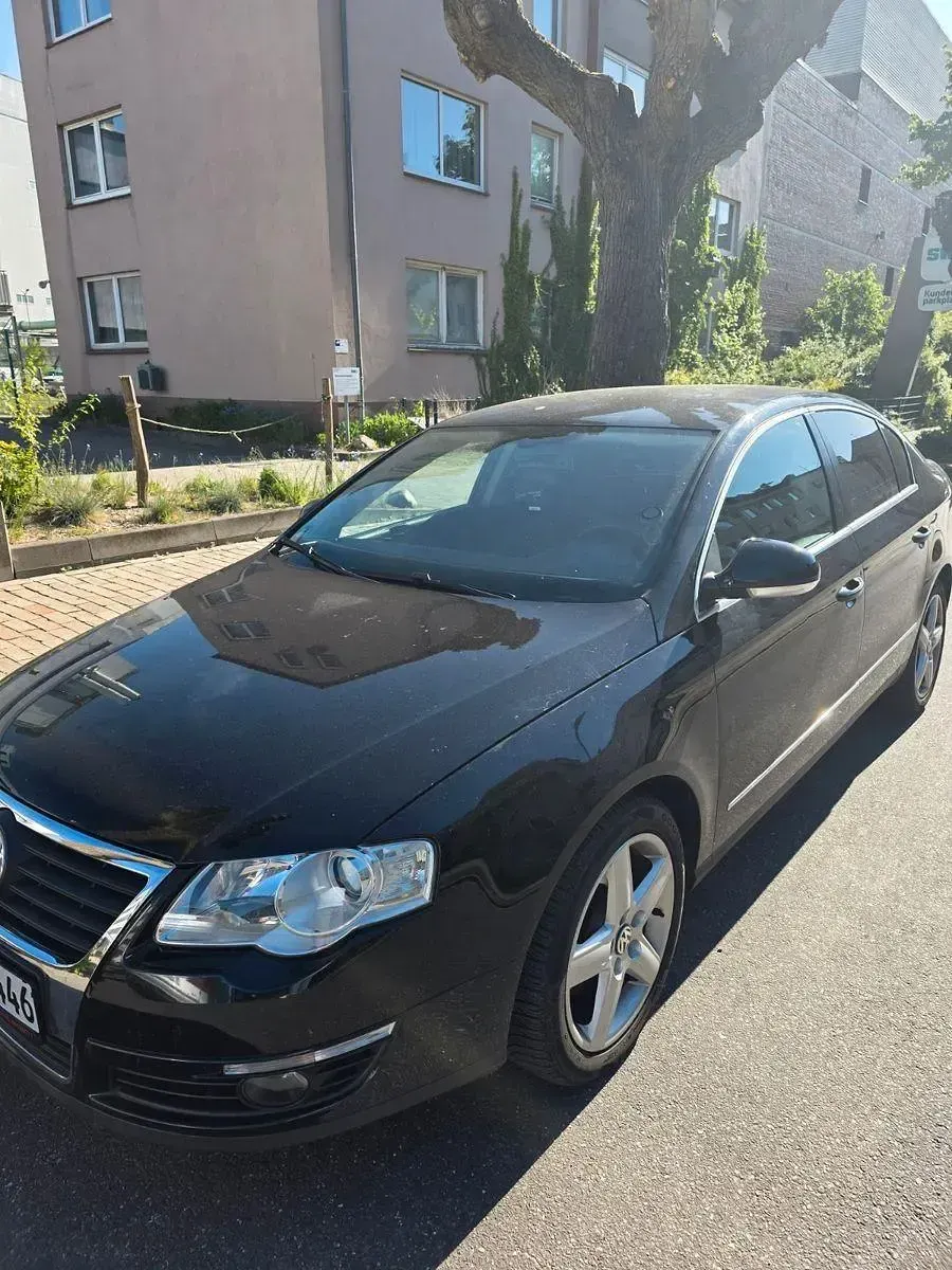 Second-hand VW Passat Individual 170 CP (125 kW) 2006 Negru Berlinǎ