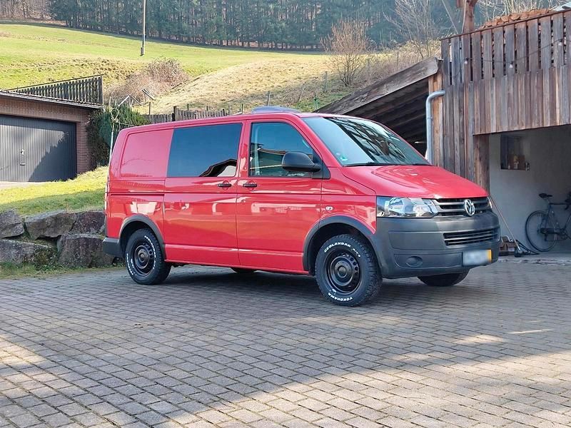 Gebraucht VW Transporter 84 PS (61 kW) 2014 Rot Van