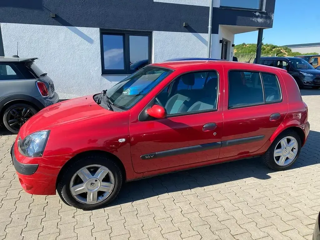 Gebraucht Renault Clio 75 PS (55 kW) 2005 Rot Kleinwagen