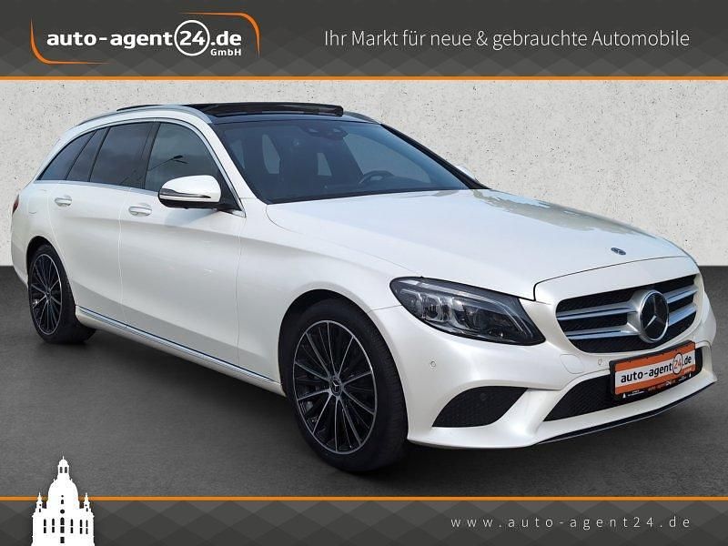 Diamantweiss metallic (designo) Gebraucht 2019 Mercedes C300 Avantgarde Kombi | 26.990 € (Fairer Preis) - Bild 1/4