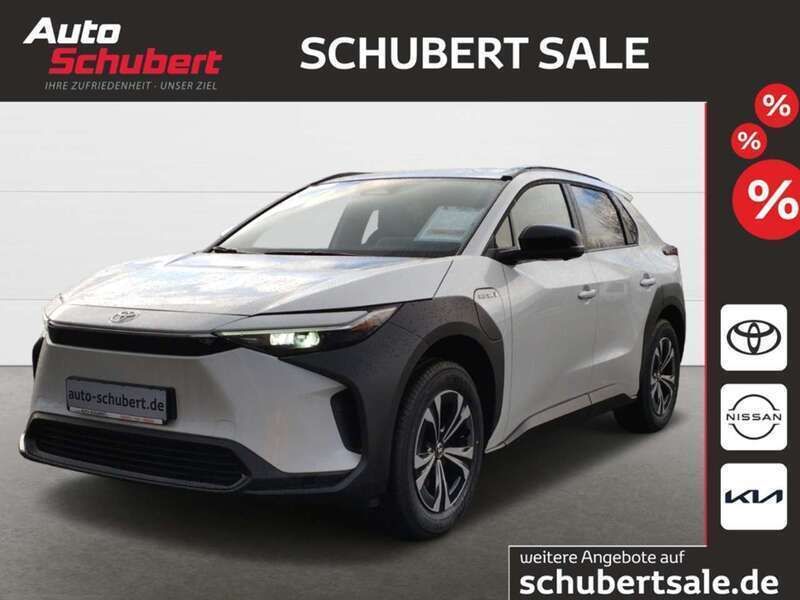 Platinum white pearl mc. Gebraucht 2023 Toyota bZ4X Basis SUV | 36.690 € (Etwas zu teuer) - Bild 1/3