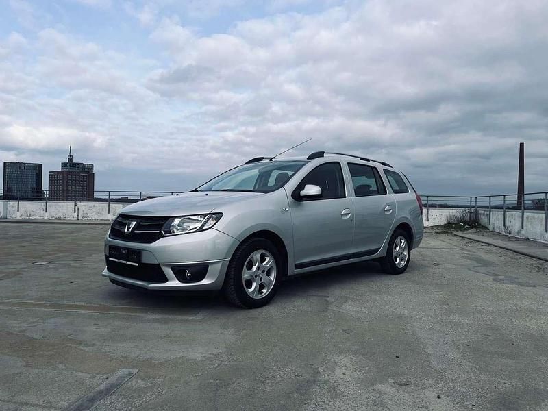 Gebraucht Dacia Logan MCV Lauréate 90 PS (66 kW) 2015 Silber Kombi