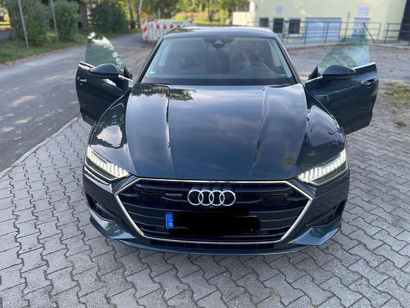Blau Gebraucht 2018 Audi A7 Sportback Performance Kleinwagen | 37.500 € (Etwas zu teuer) - Bild 1/4