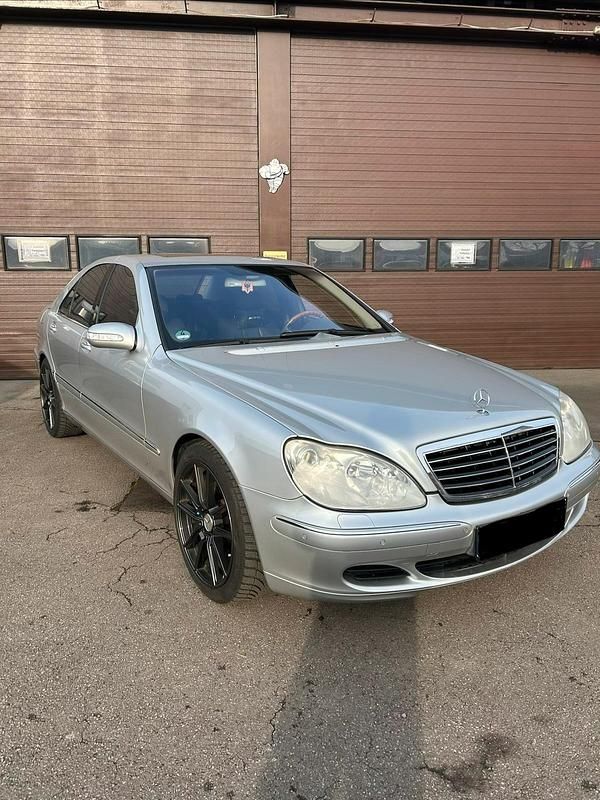 Grau Gebraucht 2004 Mercedes S500 Limousine | 6.900 € (Guter Preis) - Bild 1/4