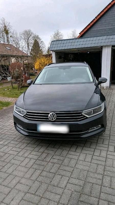 Second-hand VW Passat 150 CP (110 kW) 2018 Negru Break