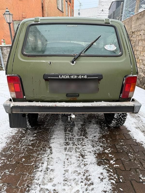 Gebraucht Lada niva 82 PS (60 kW) 2011 Grün SUV