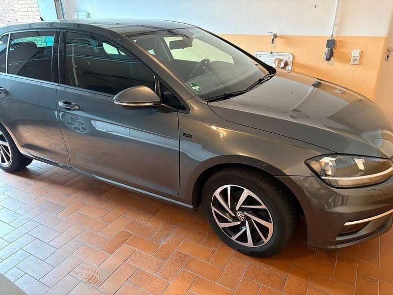 Gebraucht VW Golf VII Join 116 PS (85 kW) 2019 Grau Limousine