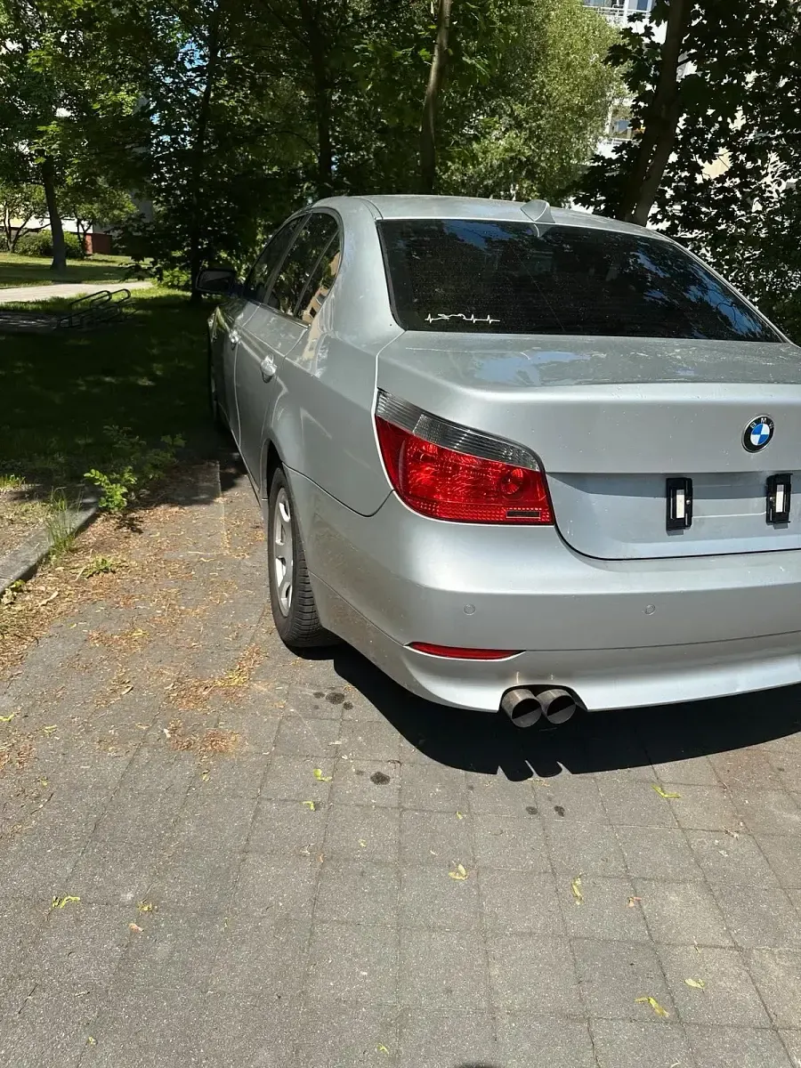 Gebraucht BMW 520 170 PS (125 kW) 2004 Silber Limousine