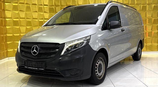 Silber Gebraucht 2018 Mercedes Vito Van / Kleinbus | 18.990 € (Guter Preis) - Bild 1/4