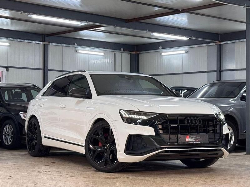 Weiß Gebraucht 2020 Audi Q8 S-line plus SUV | 48.890 € (Fairer Preis) - Bild 1/4