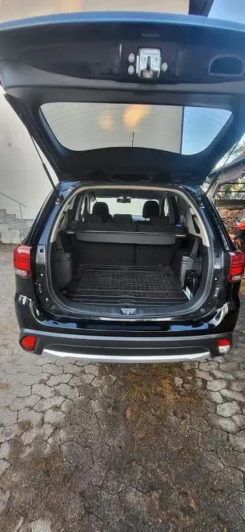 Gebraucht Mitsubishi Outlander Plus 150 PS (110 kW) 2016 Schwarz SUV