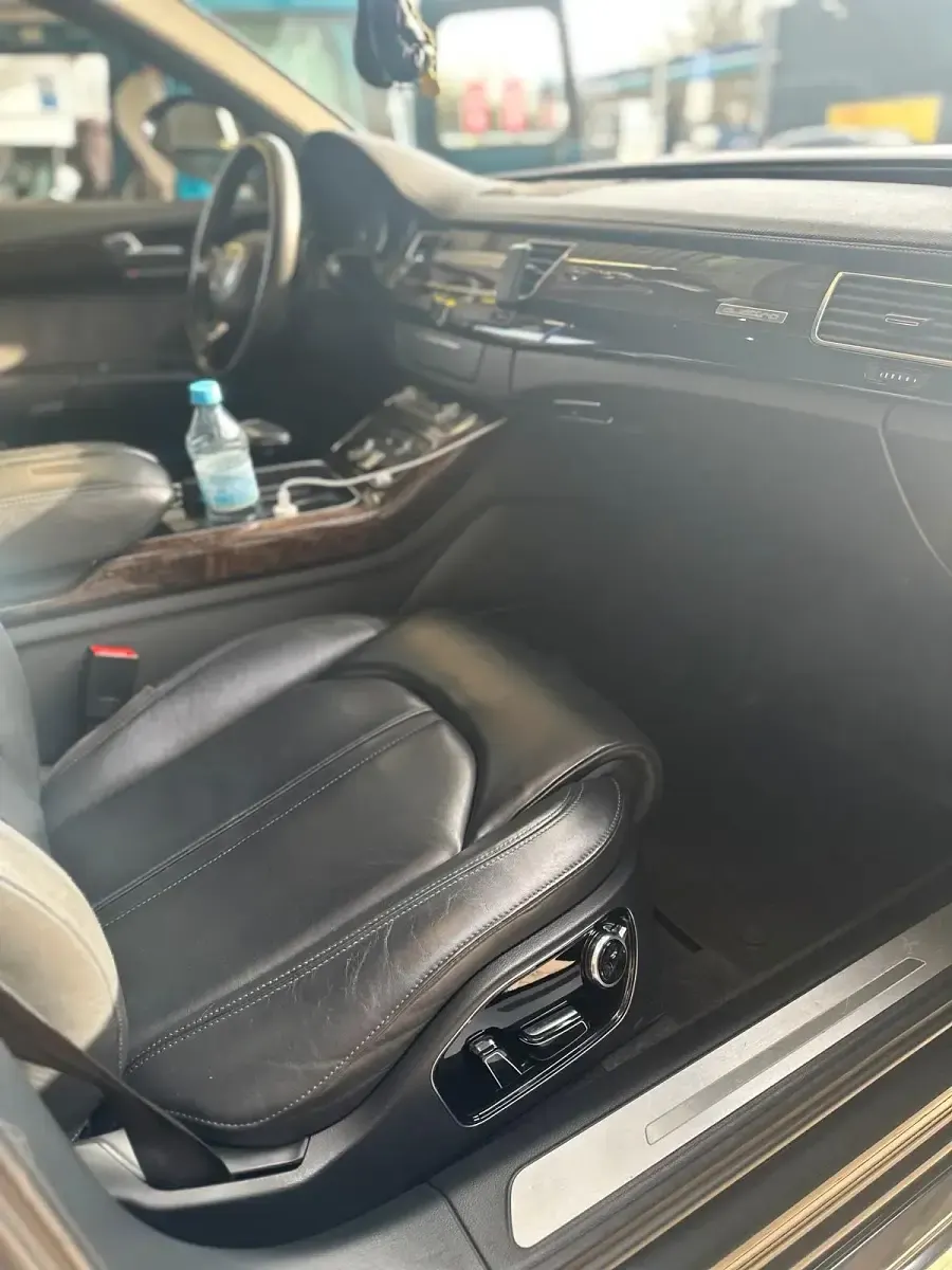 Gebraucht Audi A8L 250 PS (183 kW) 2012 Schwarz Limousine
