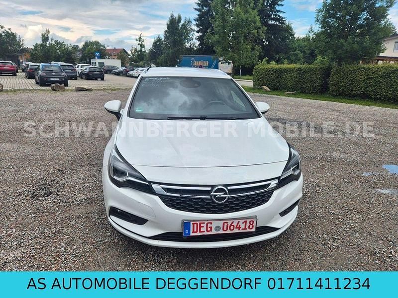 Weiß Gebraucht 2017 Opel Astra Dynamic Kombi | 10.900 € (Guter Preis) - Bild 1/4