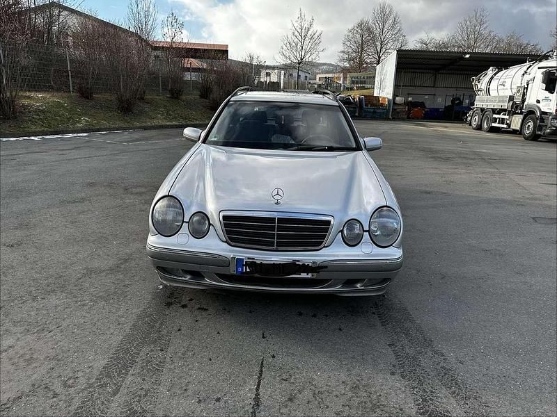Second-hand Mercedes E200 Elegance 163 CP (119 kW) 2002 Break