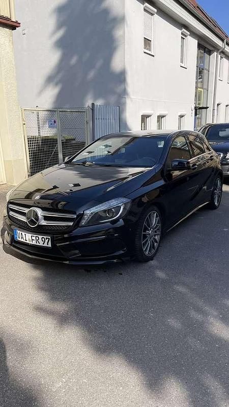 Schwarz Gebraucht 2013 Mercedes A180 AMG line Limousine | 10.200 € (Etwas zu teuer) - Bild 1/4
