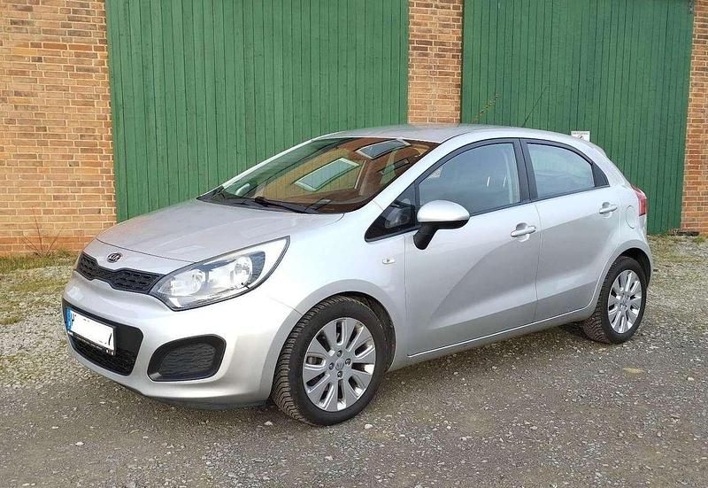 Gebraucht Kia Rio 86 PS (63 kW) 2011 Silber Limousine