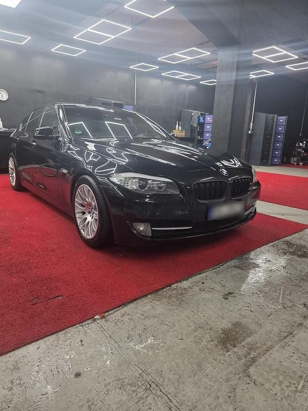 Gebraucht BMW 530 204 PS (150 kW) 2010 Schwarz Limousine