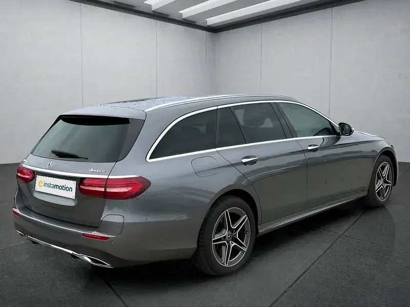 Gebraucht Mercedes E300 306 PS (225 kW) 2023 Grau Kombi