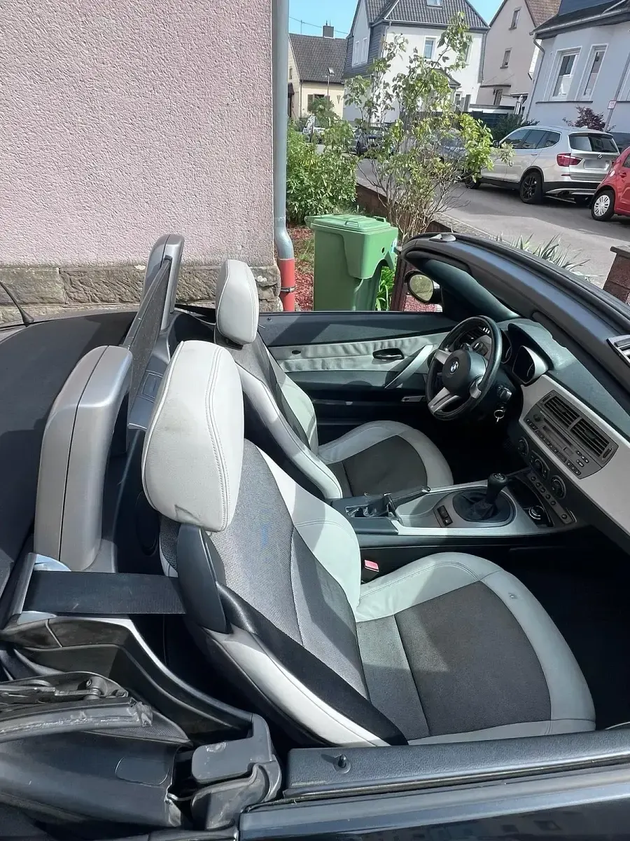 Gebraucht BMW Z4 192 PS (141 kW) 2003 Schwarz Cabrio