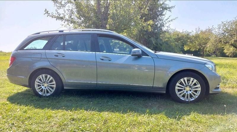Grau Gebraucht 2013 Mercedes 250 Kombi | 13.200 € - Bild 1/4