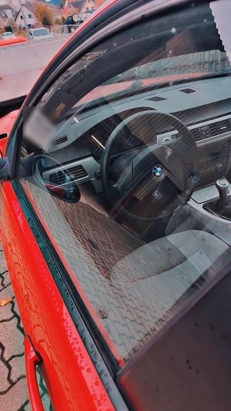 Gebraucht BMW 320 163 PS (119 kW) 2008 Rot Kombi