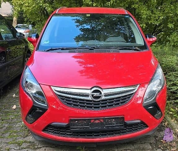 Rot Gebraucht 2012 Opel Zafira Tourer Van / Kleinbus | 3.650 € (Superpreis) - Bild 1/4