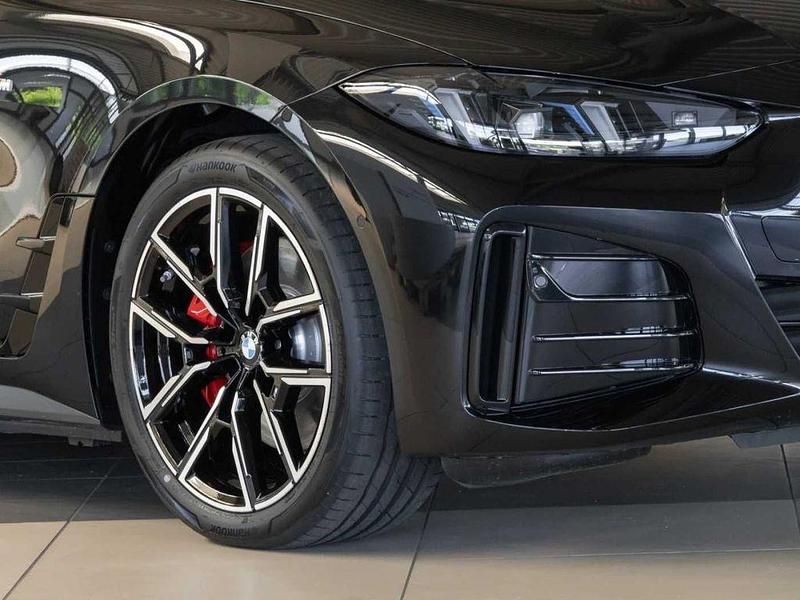 Neu BMW i4 M Sport 250 kW (340 PS) 2025 Saphirschwarz Limousine