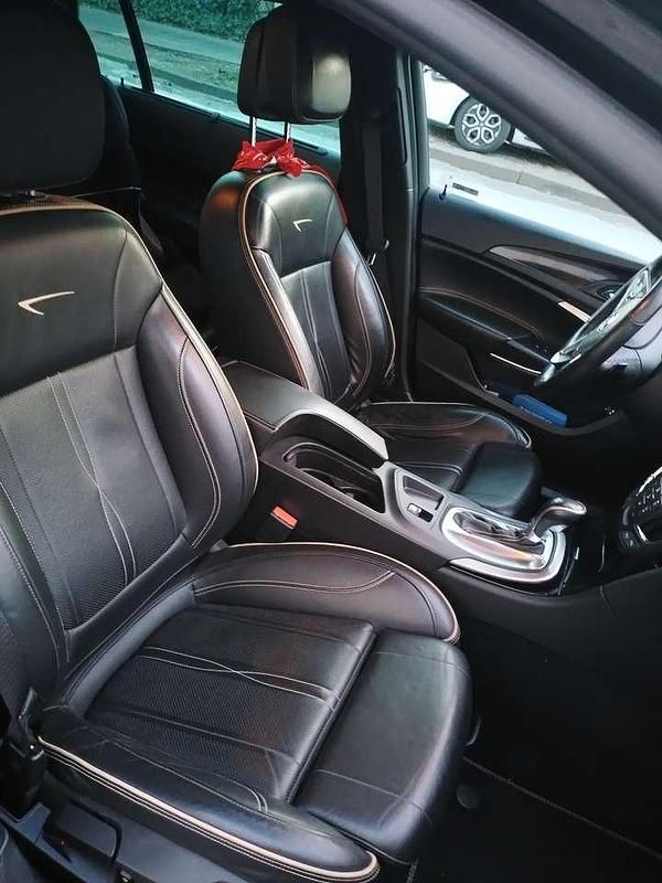 Schwarz Gebraucht 2016 Opel Insignia Business Kombi | 10.600 € (Fairer Preis) - Bild 1/4