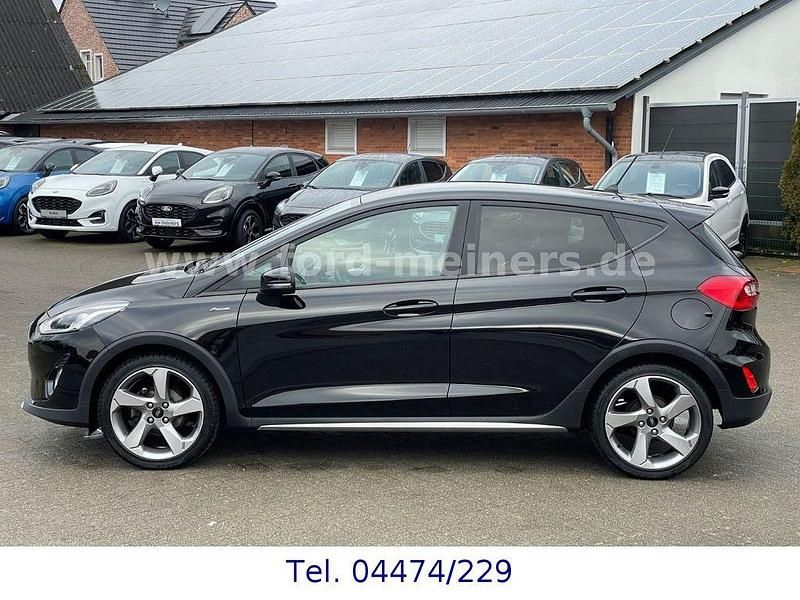 Gebraucht Ford Fiesta Active 101 PS (74 kW) 2018 Schwarz Kleinwagen
