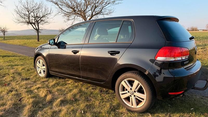 Gebraucht VW Golf VII Match 105 PS (77 kW) 2012 Schwarz Limousine