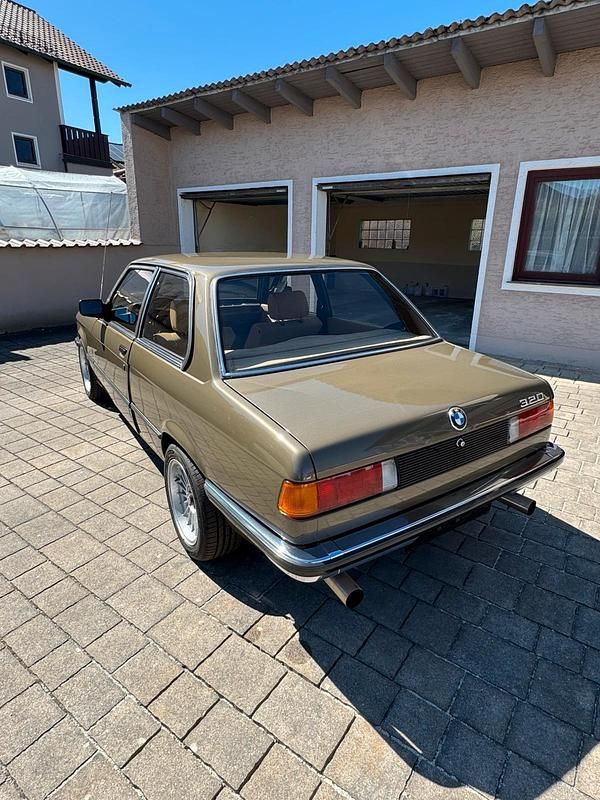 Gebraucht BMW 320 122 PS (89 kW) 1981 Braun Coupé