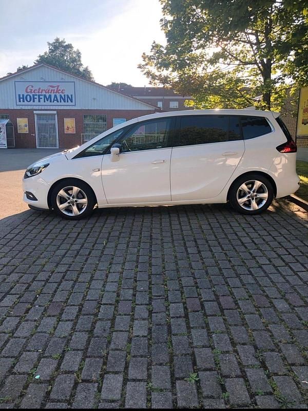 Gebraucht Opel Zafira Tourer Sport 170 PS (125 kW) 2017 Weiß Van / Kleinbus