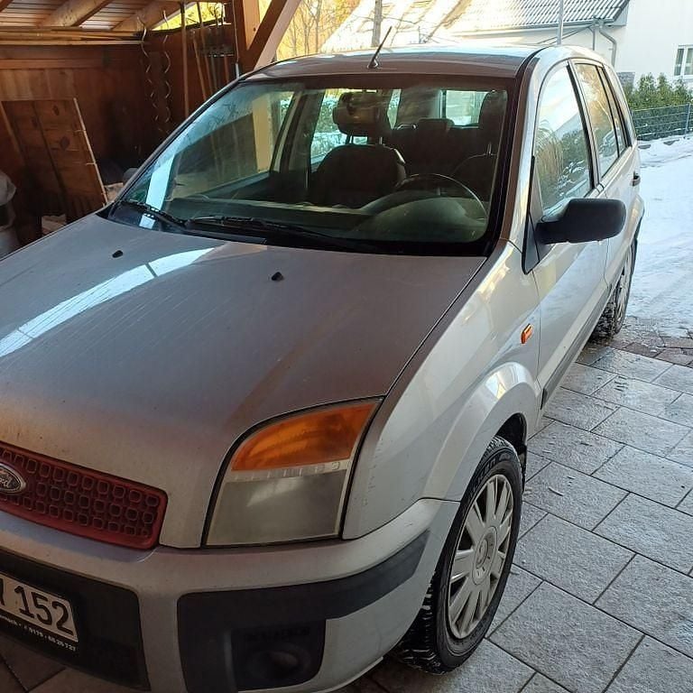 Grau Gebraucht 2006 Ford Fusion Limousine | 2.300 € (Guter Preis) - Bild 1/4