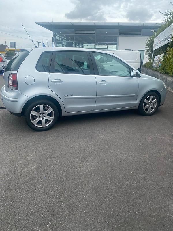 Silber Gebraucht 2009 VW Polo Kleinwagen | 6.900 € (Teuer) - Bild 1/4