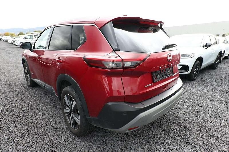 Gebraucht Nissan X-Trail Tekna+ 213 PS (156 kW) 2024 Tinted red premiun metallic. SUV