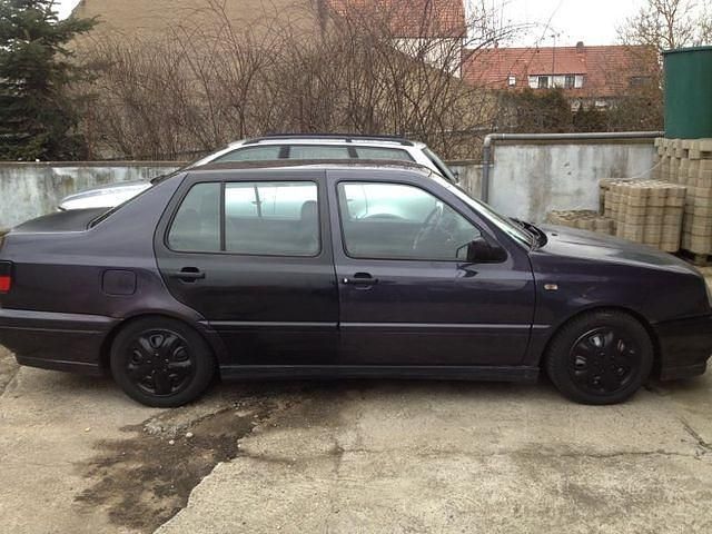 Gebraucht VW Vento 122 PS (89 kW) 1996 Violett Limousine