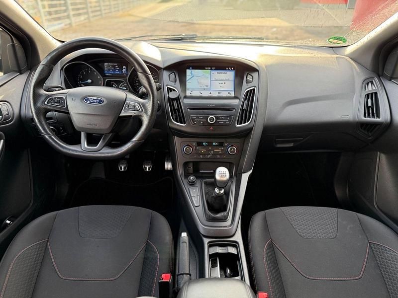 Gebraucht Ford Focus ST-Line 140 PS (102 kW) 2018 Grau Kombi