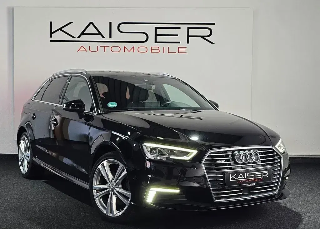 Gebraucht Audi e-tron Sport 150 PS (110 kW) 2020 Brillantschwarz SUV