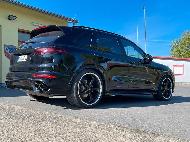 Schwarz Gebraucht 2016 Porsche Cayenne S SUV | 39.990 € - Bild 1/4