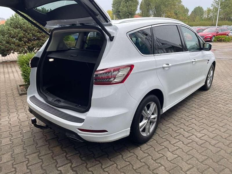 Gebraucht Ford S-MAX Titanium 190 PS (139 kW) 2020 Frostweiß Van / Kleinbus