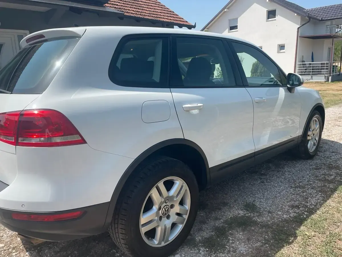 Gebraucht VW Touareg 208 PS (152 kW) 2014 Weiß SUV