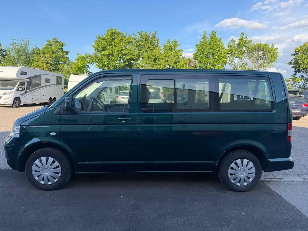 Gebraucht VW Caravelle 174 PS (127 kW) 2005 Grün Van
