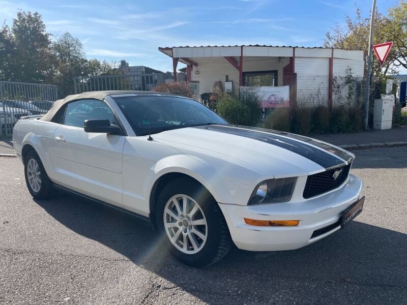 Weiß Gebraucht 2007 Ford Mustang Cabrio | 5.999 € - Bild 1/4