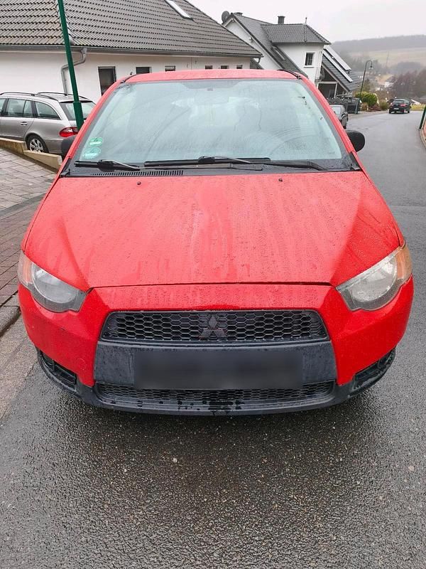 Gebraucht Mitsubishi Colt 90 PS (66 kW) 2009 Rot Kleinwagen