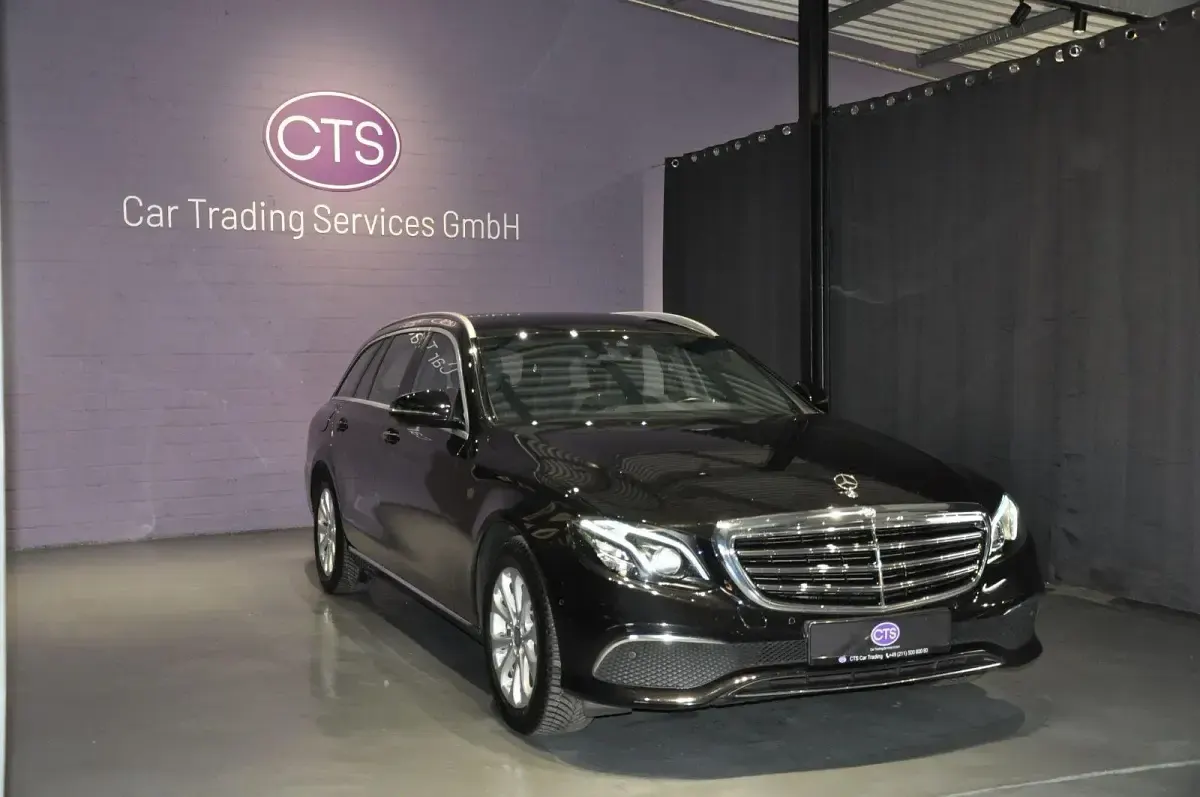 Gebraucht Mercedes E220 Business 194 PS (142 kW) 2017 Schwarz Kombi