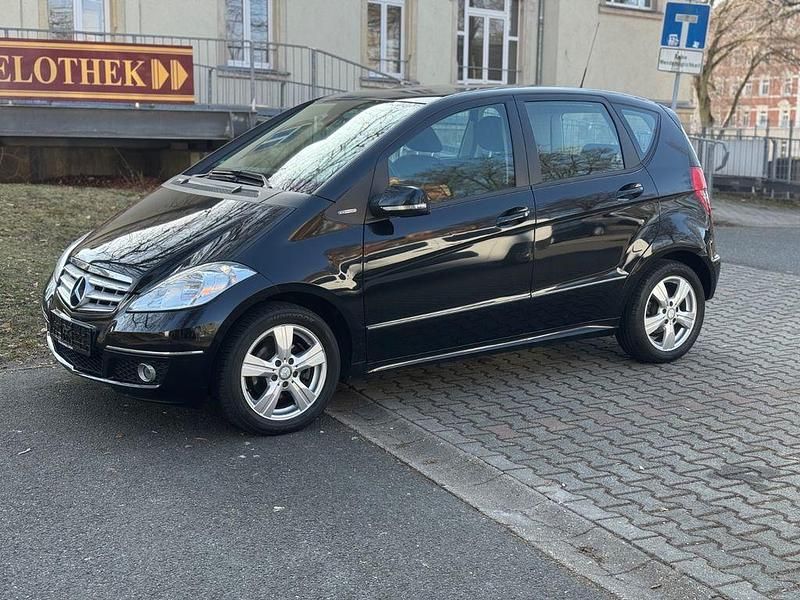 Gebraucht Mercedes A180 116 PS (85 kW) 2011 Schwarz Limousine