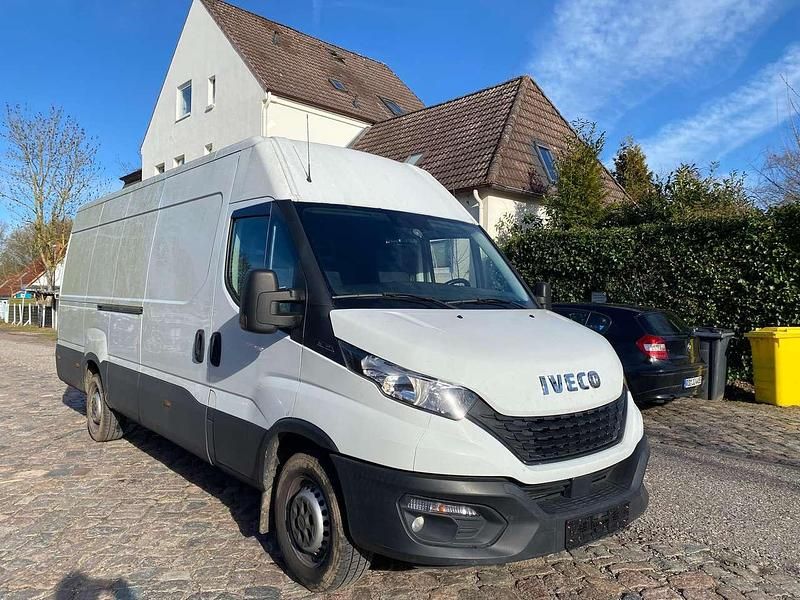 Gebraucht Iveco Daily 155 PS (114 kW) 2020 White ic 194 Van / Kleinbus