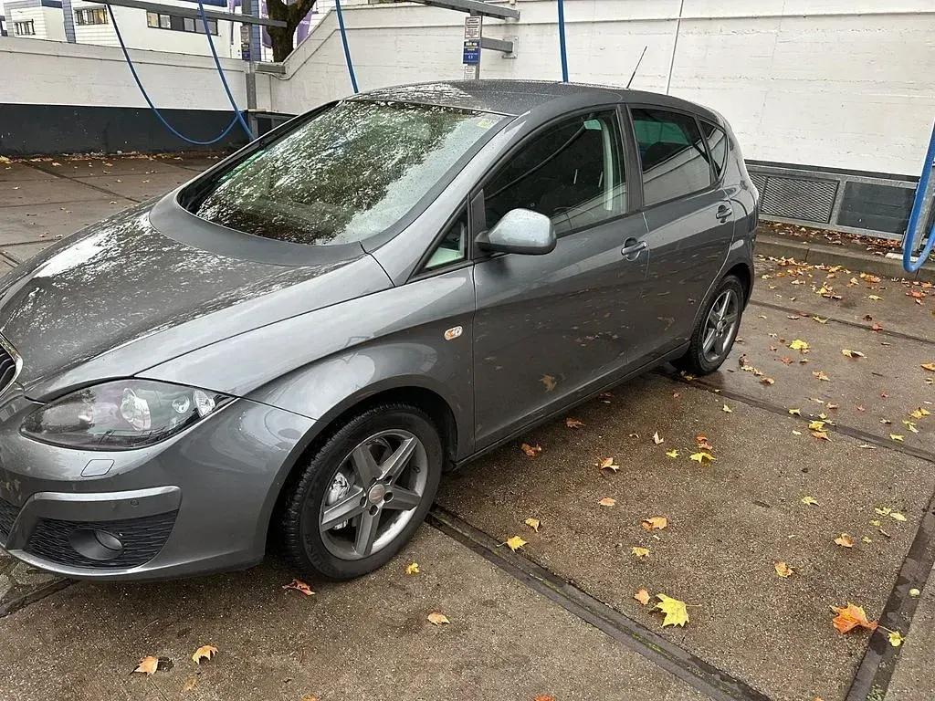Gebraucht Seat Altea Ecomotive 105 PS (77 kW) 2015 Grau Limousine